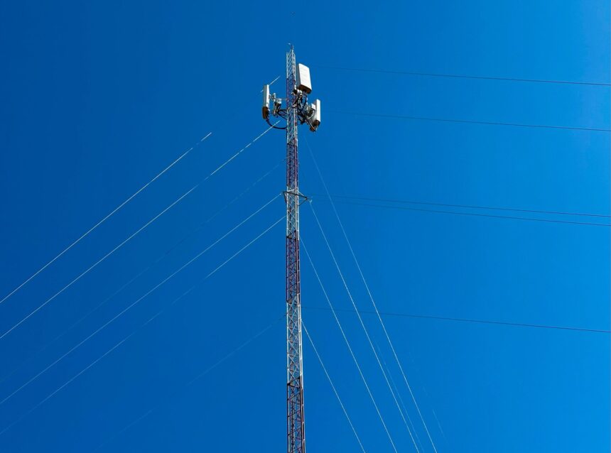 FOTO FINAL TORRE DE TELFONIA UNIÃO BANDEIRANTES
