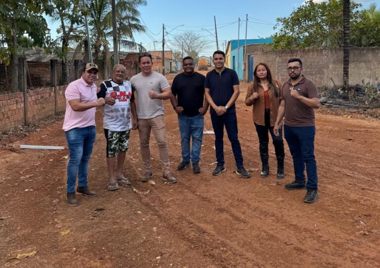 Vereador Edimilson Dourado comemora início das obras de asfaltamento em ruas do Bairro Castanheiras