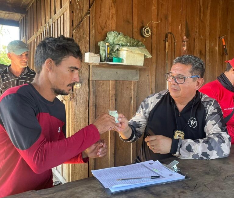 Moradores do Baixo Madeira recebem nova Carteira de Identidade Nacional por meio do programa Rondônia Cidadã