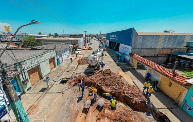 Prefeitura realiza limpeza, troca de manilhas e desobstrução de bocas de lobo para evitar alagamentos na José Amador dos Reis