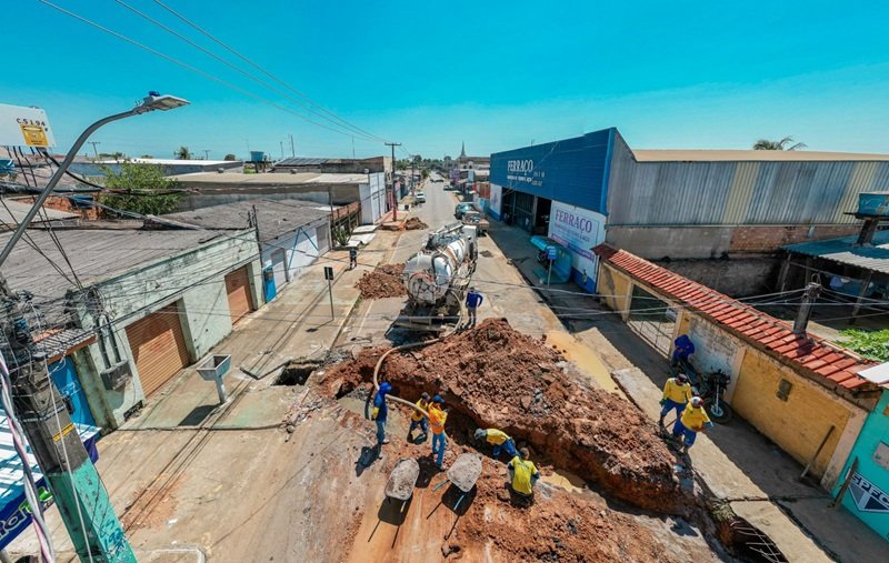 Prefeitura realiza limpeza, troca de manilhas e desobstrução de bocas de lobo para evitar alagamentos na José Amador dos Reis 1 Prefeitura realiza limpeza, troca de manilhas e desobstrução de bocas de lobo para evitar alagamentos na José Amador dos Reis