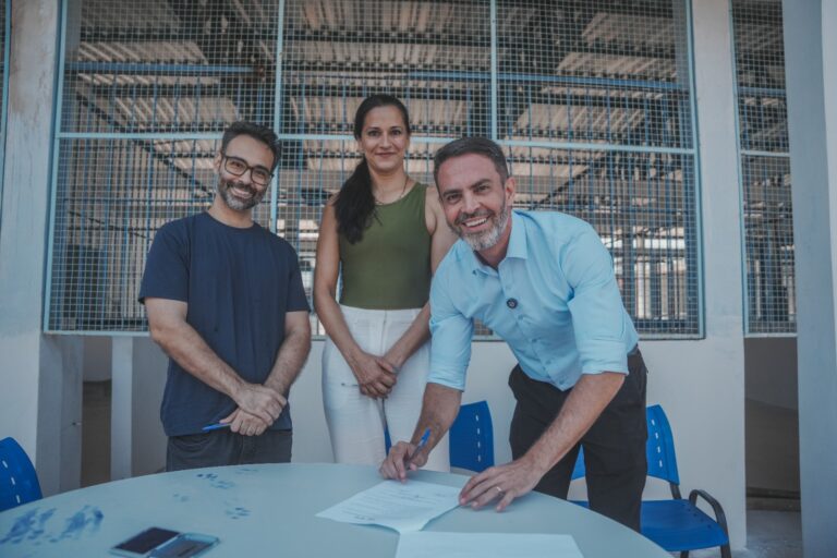 Prefeitura assina termo de fomento para Clínica Municipal de Bem-Estar Animal em Porto Velho
