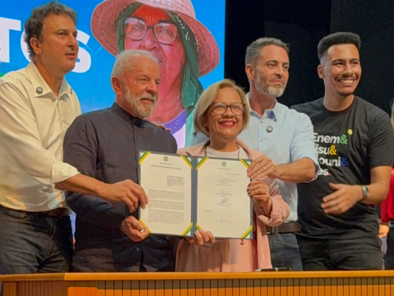 Prefeito Léo Moraes assina contrato para o 1º Hospital Municipal Universitário de Porto Velho