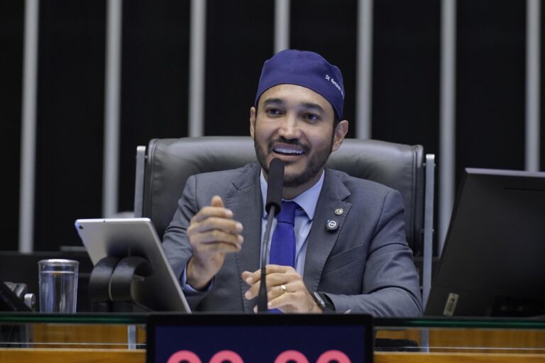 Dr. Fernando Máximo propõe uso gratuito do Mounjaro contra obesidade e diabetes