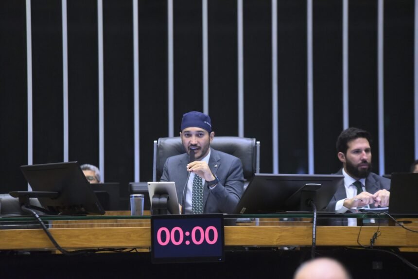 Dr. Fernando Máximo volta a cobrar criação da Comissão da PEC 47/2023 1 Dr. Fernando Máximo volta a cobrar criação da Comissão da PEC 47/2023