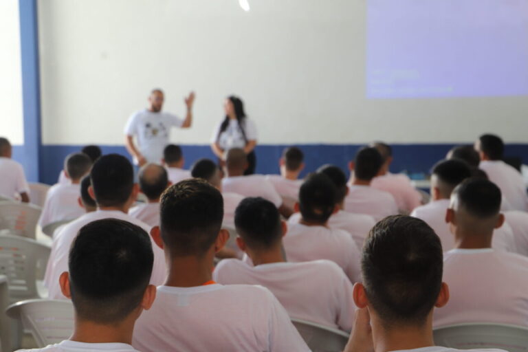 Governo de RO fortalece políticas culturais com fase piloto de plataforma audiovisual no sistema prisional