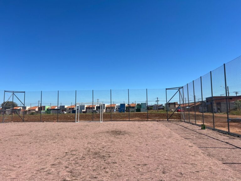 Governo de RO investe em lazer e inicia construção de três quadras de futebol society em Vilhena