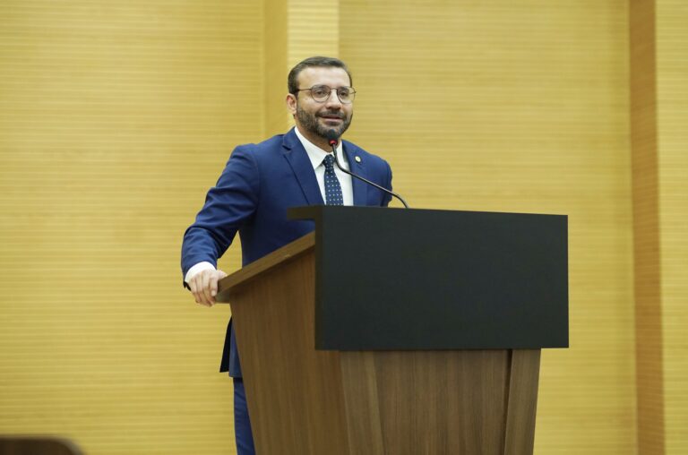 Ribeiro do Sinpol dialoga com executivo sobre a implementação do programa Refaz 2025