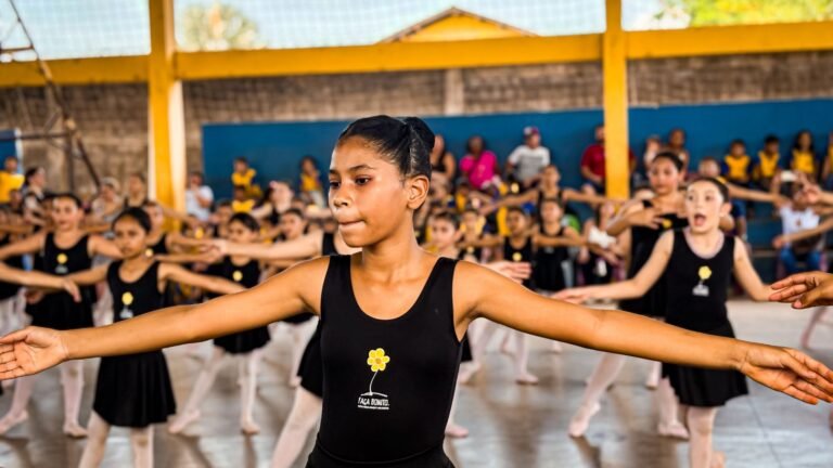 Projeto na Escola Municipal João Ribeiro Soares transforma vidas através da dança