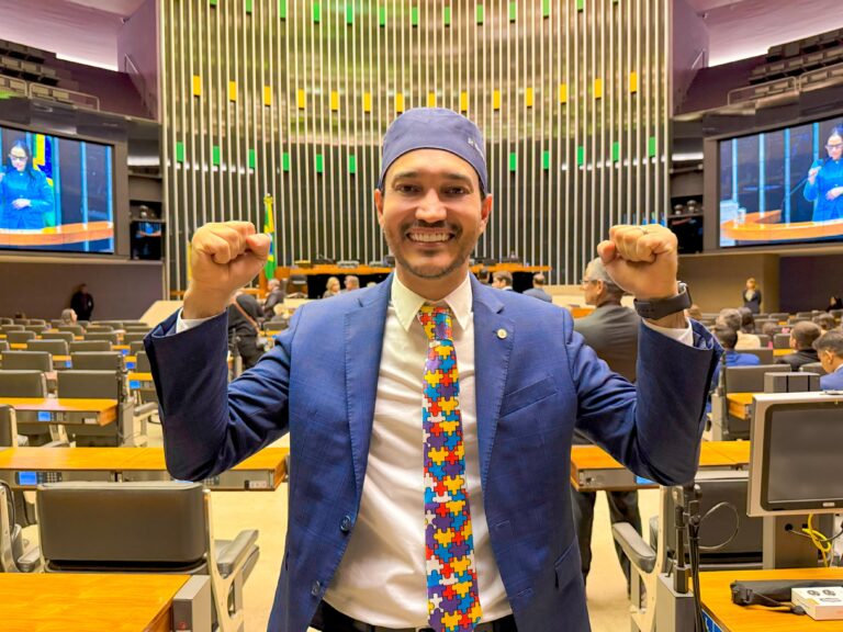 Mais empregos para autistas e TDAH: PL do Dr. Fernando Máximo é aprovado