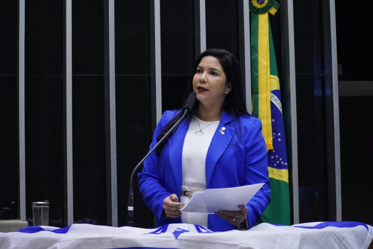 Em dia histórico para Israel, Cristiane Lopes acompanha com emoção libertações em Israel e reforça seu apoio à nação amiga