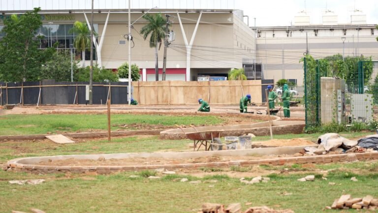 Prefeitura inicia os preparativos para montagem da estrutura do Natal no Parque da Cidade