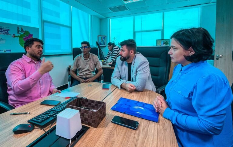 Deputado Nim Barroso acompanha projetos em andamento na Secretaria de Saúde de Rondônia