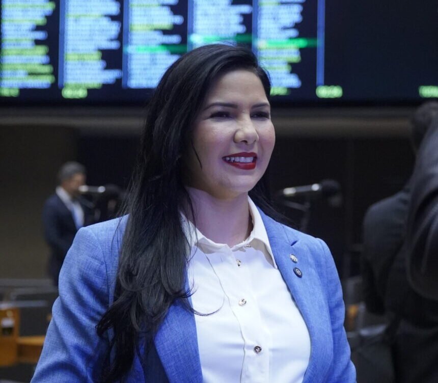 Deputada Cristiane Lopes destaca aprovação de projeto que protege crianças e adolescentes com deficiência