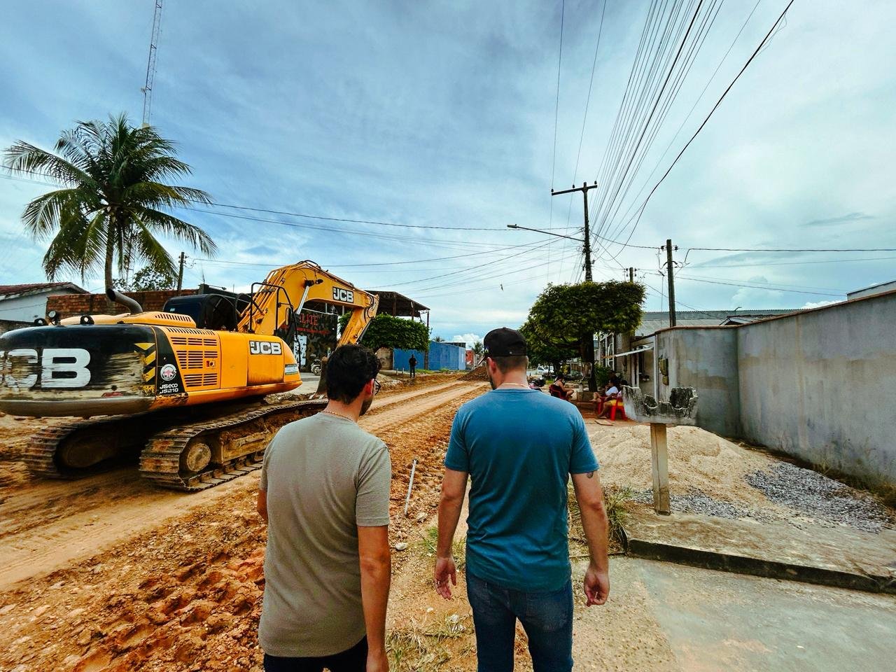 Deputado Nim Barroso e vereador Wallisson Amaro visitam moradores do Bairro São Francisco e anunciam novidade para a comunidade