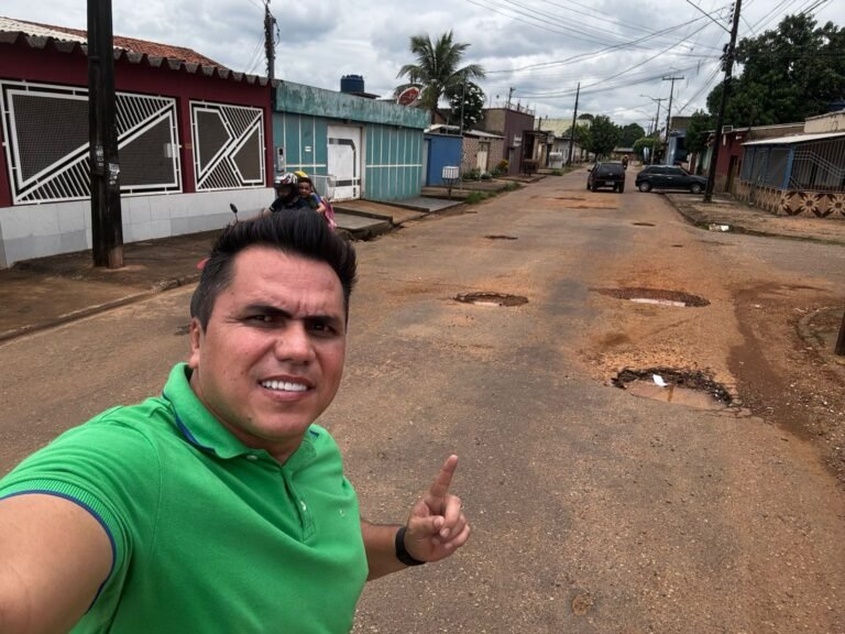 Últimas Notícias 8 Vereador Edimilson Dourado solicita e Seinfra realiza serviço de tapa-buracos na Rua Sorocaba, no Bairro Caladinho