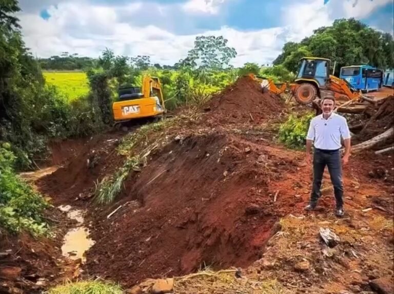 Prefeito Léo Moraes vistoria áreas alagadas no Bairro Ulisses Guimarães após forte temporal