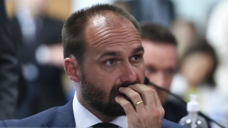 Últimas Notícias 5 STF inicia julgamento de denúncia contra Eduardo Bolsonaro por coação no curso do processo