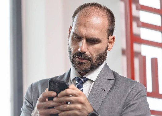 Eduardo Bolsonaro se pronuncia após ter mandato cassado