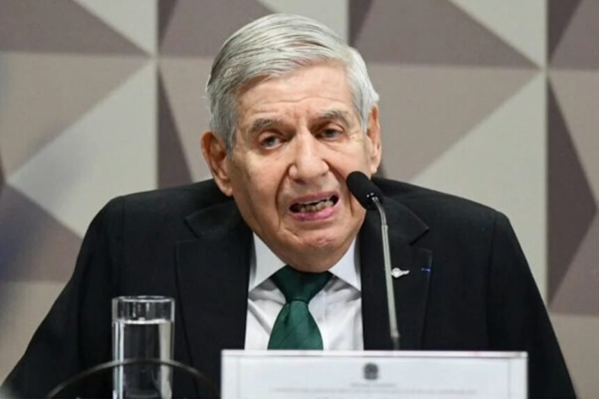 Após laudo da PF, Moraes concede prisão domiciliar ao general Heleno