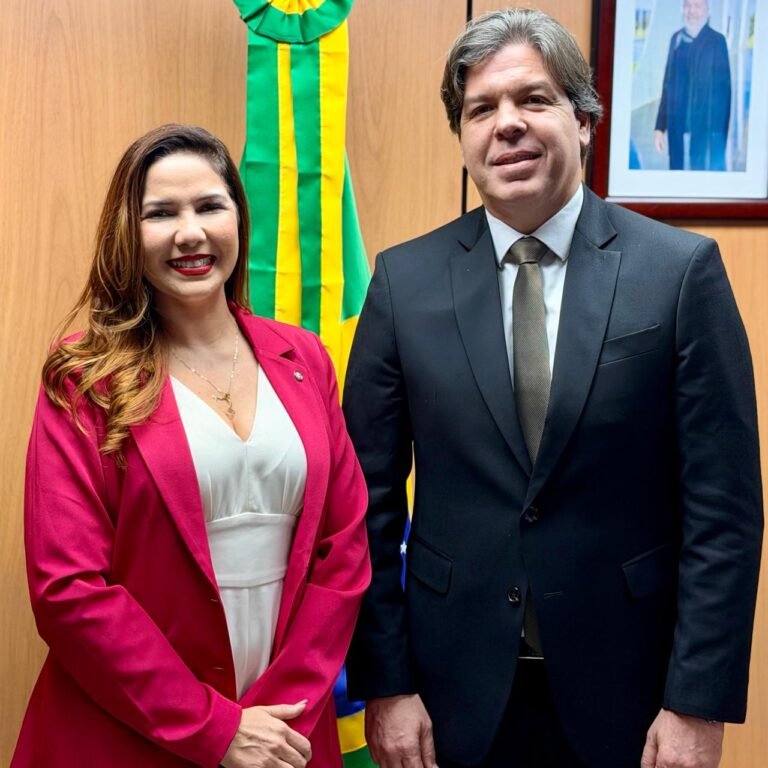 Últimas Notícias 7 Cristiane Lopes Anuncia Início da Construção da Torre 5G em Extrema e Celebra Avanço Histórico Para o Distrito