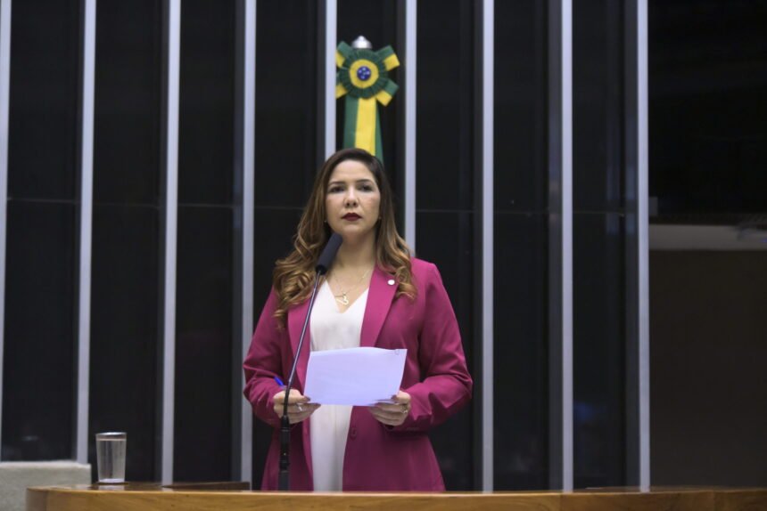 Deputada Cristiane Lopes anuncia a retomada da investigação contra o leite importado e reforça defesa dos produtores de Rondônia