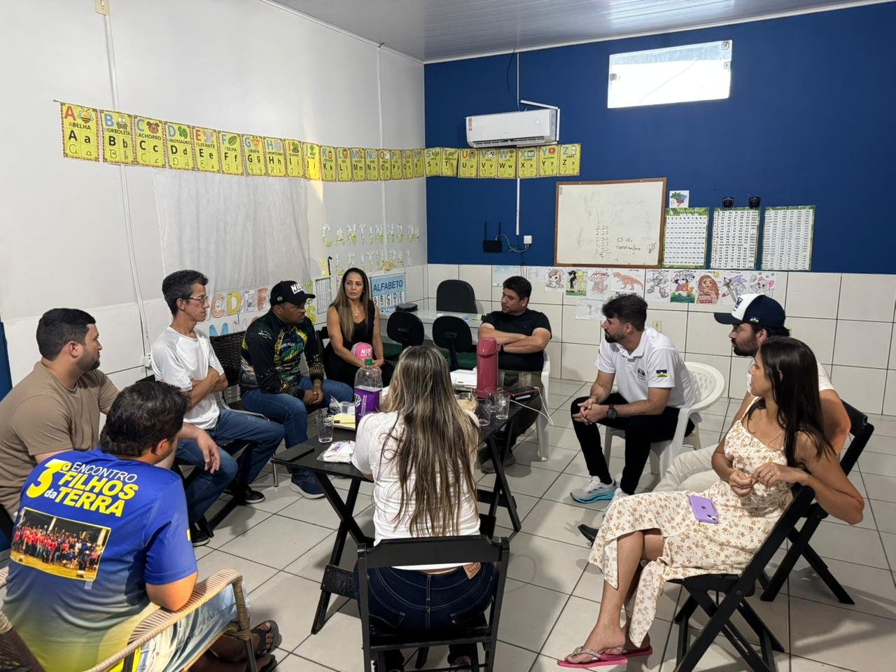 Deputado Nim Barroso realiza visita à residência do vereador Jaike Machado e dialoga com lideranças de Presidente Médici