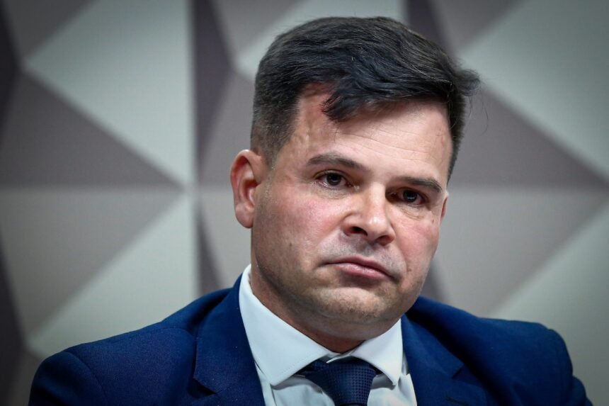 Condenado pelo STF, ex-diretor da PRF Silvinei Vasques é preso no Paraguai