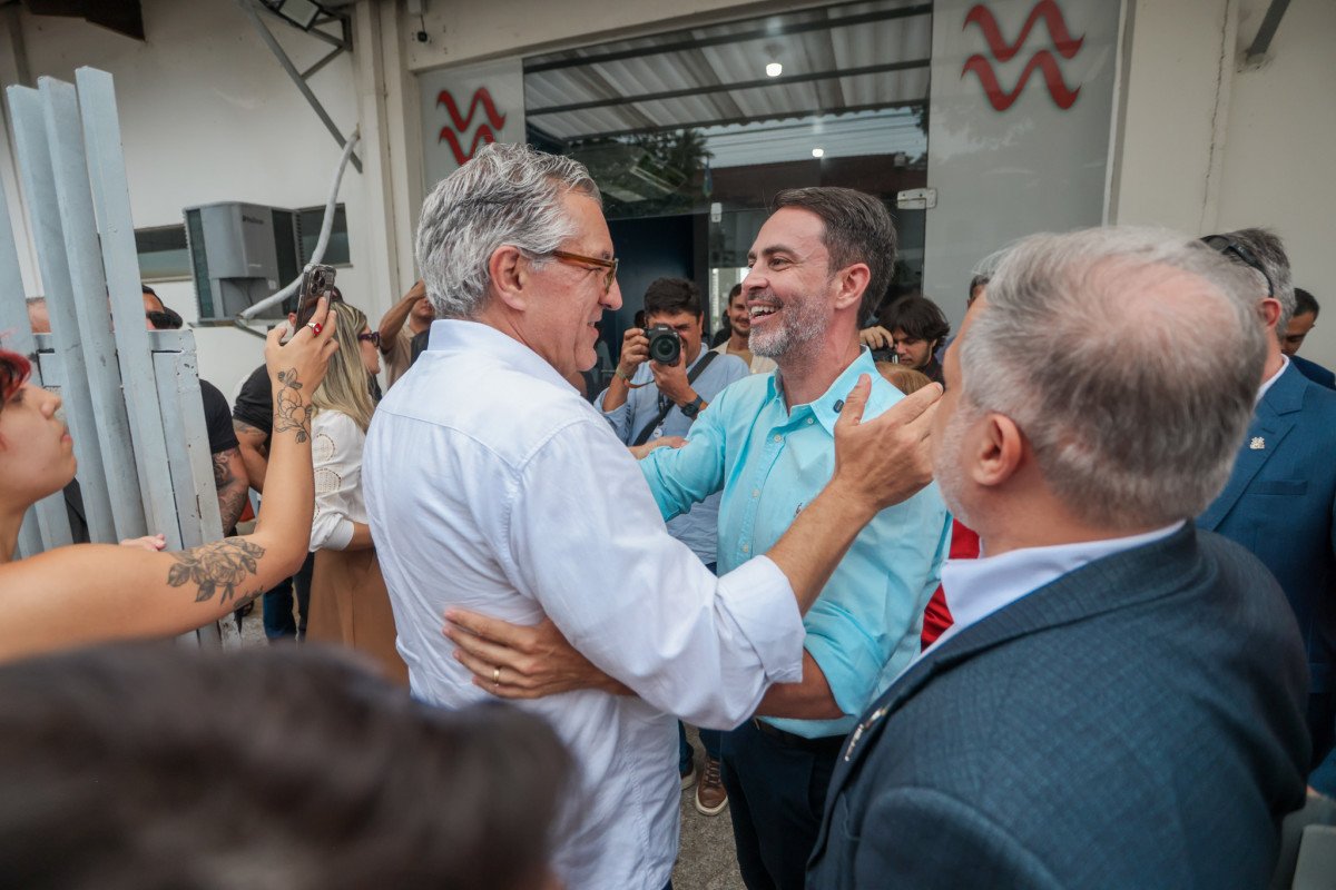 Prefeitura avança na saúde com assinatura da compra do Hospital Universitário Municipal 1 Prefeitura avança na saúde com assinatura da compra do Hospital Universitário Municipal