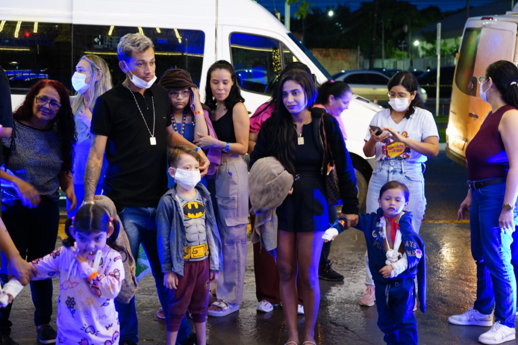 Crianças do Cosme e Damião participam de programação do Natal Porto Velho Luz