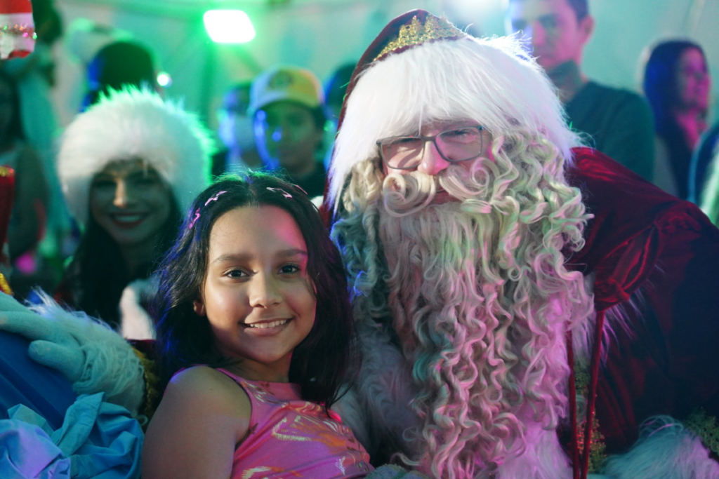 Crianças do Cosme e Damião participam de programação do Natal Porto Velho Luz