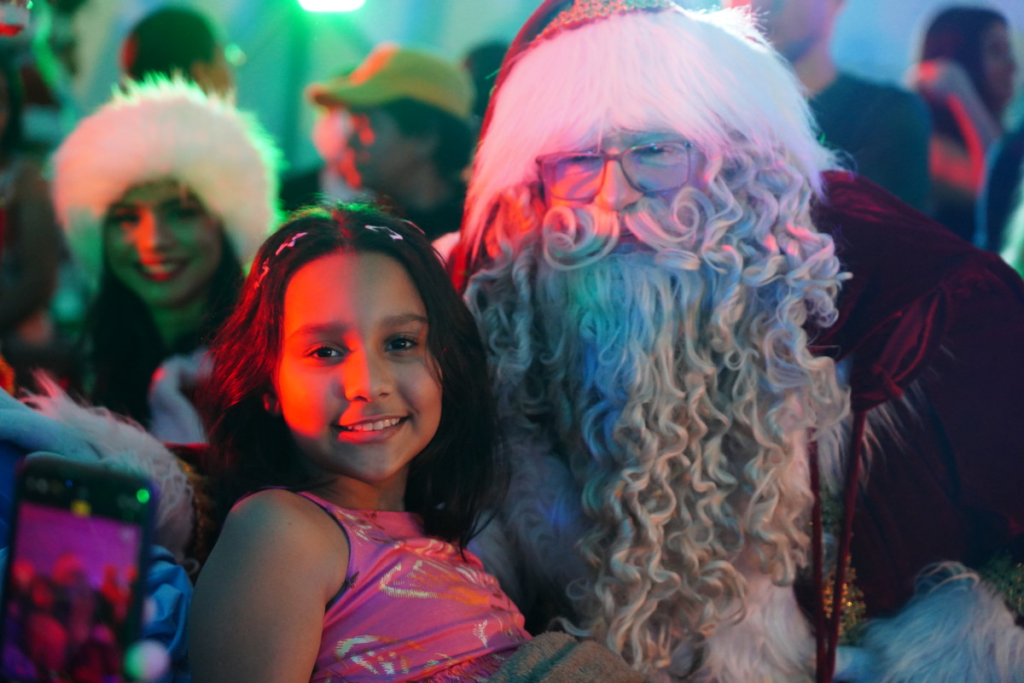 Crianças do Cosme e Damião participam de programação do Natal Porto Velho Luz