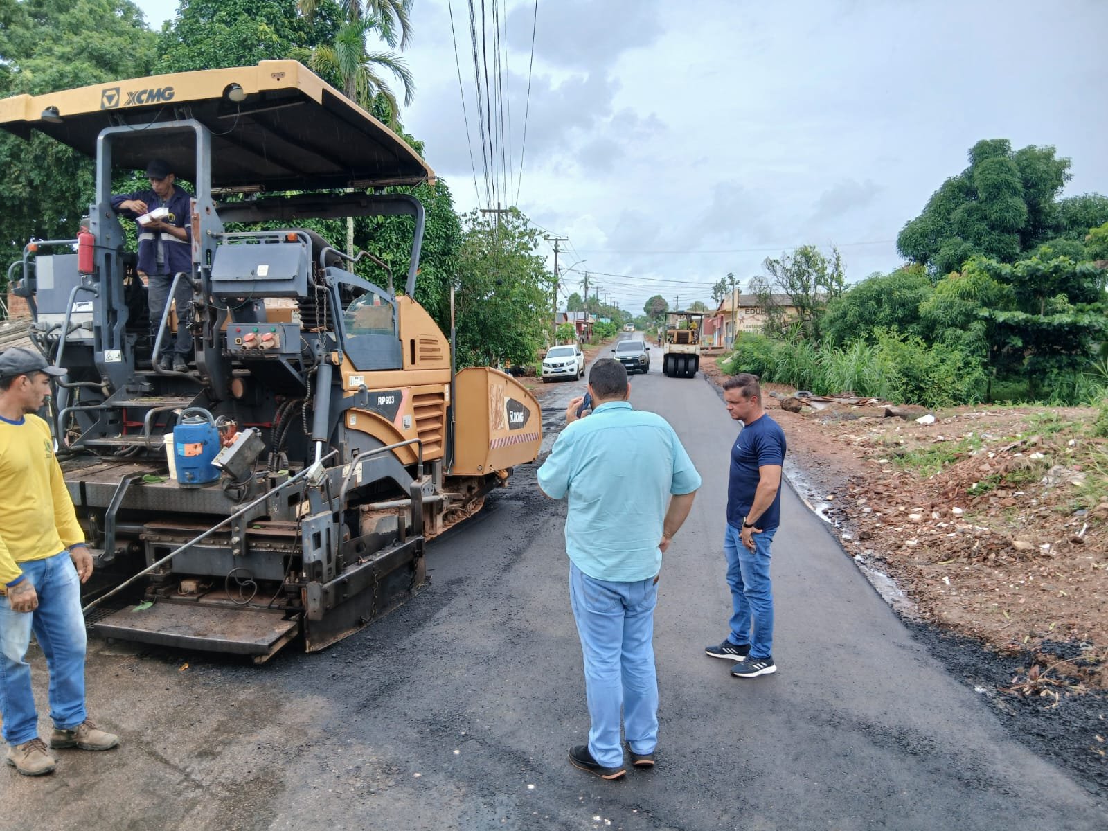 lucilo1 Vereador Edimilson Dourado garante pavimentação de mais uma rua no bairro Castanheira