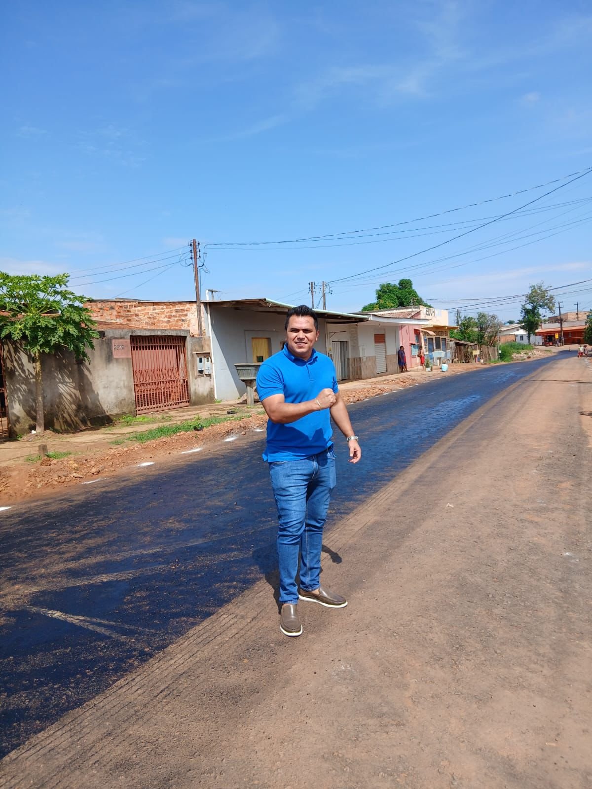 Vereador Edimilson Dourado garante pavimentação de mais uma rua no bairro Castanheira