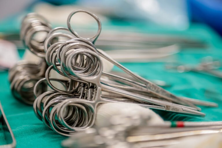 Transplante de pele é realizado em paciente com queimaduras graves no Hospital de Base Dr. Ary Pinheiro 1 Transplante de pele é realizado em paciente com queimaduras graves no Hospital de Base Dr. Ary Pinheiro