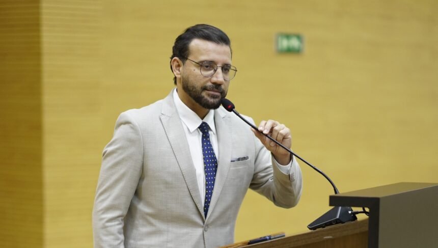 Deputado Ribeiro do Sinpol anuncia reforma da Delegacia de Polícia Civil de Guajará-Mirim 1 Deputado Ribeiro do Sinpol anuncia reforma da Delegacia de Polícia Civil de Guajará-Mirim