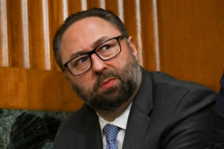 “Fuck you, Lula”, diz conselheiro de Trump após crítica à ação dos EUA