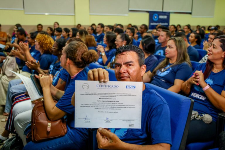 Mais uma remessa de kits profissionais do programa Vencer é entregue pelo governo de RO para 126 concluintes