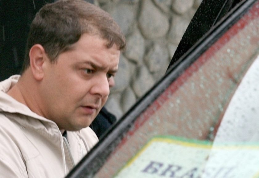 Na mira da Polícia Federal, Lulinha deixa o Brasil e retorna à Europa