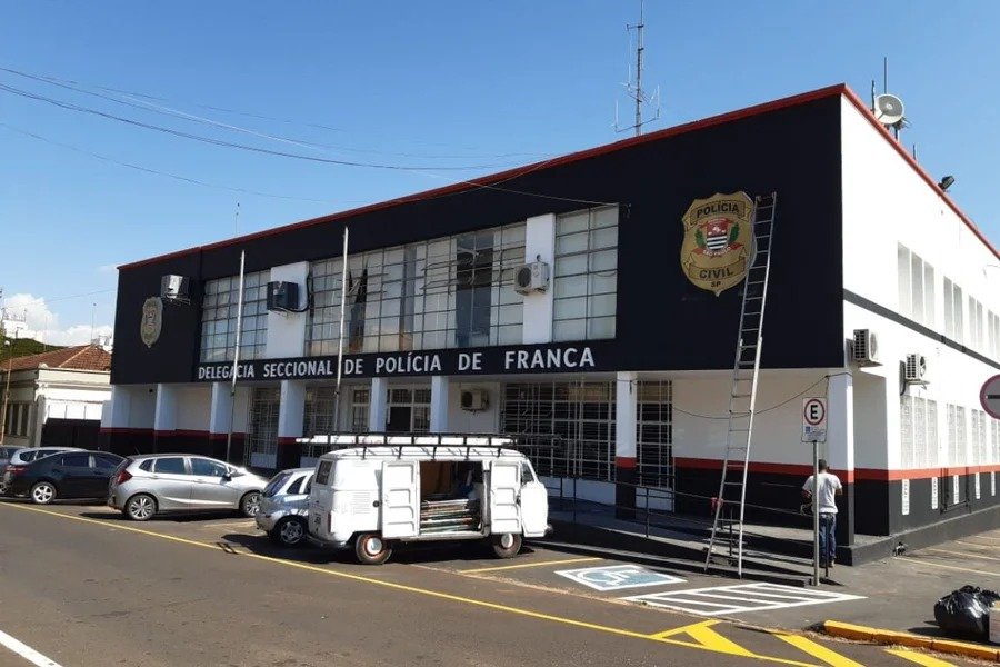 Idoso é preso por arrastar cachorra por 7 km até a morte em SP