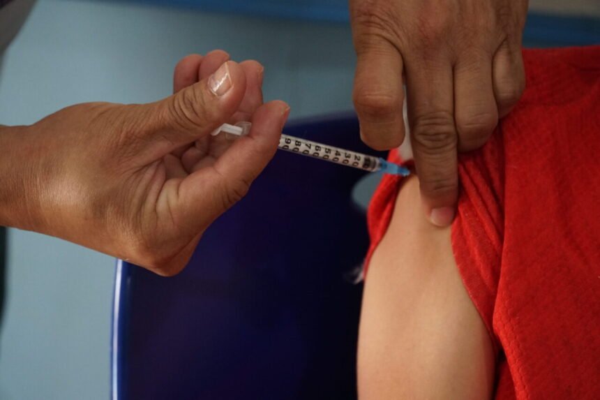 Governo de RO reforça importância da atualização do cartão vacinal e informa pontos disponíveis para vacinação