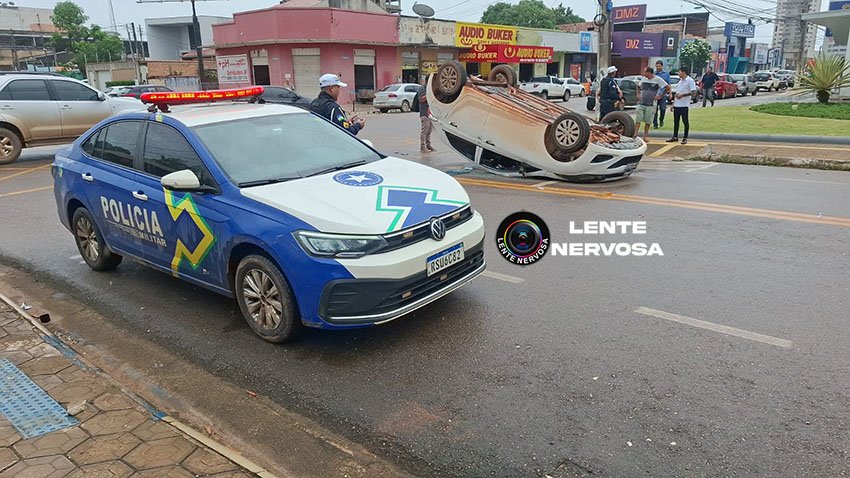 Motorista invade preferencial e fica ferida em colisão no centro de Porto Velho - VÍDEO