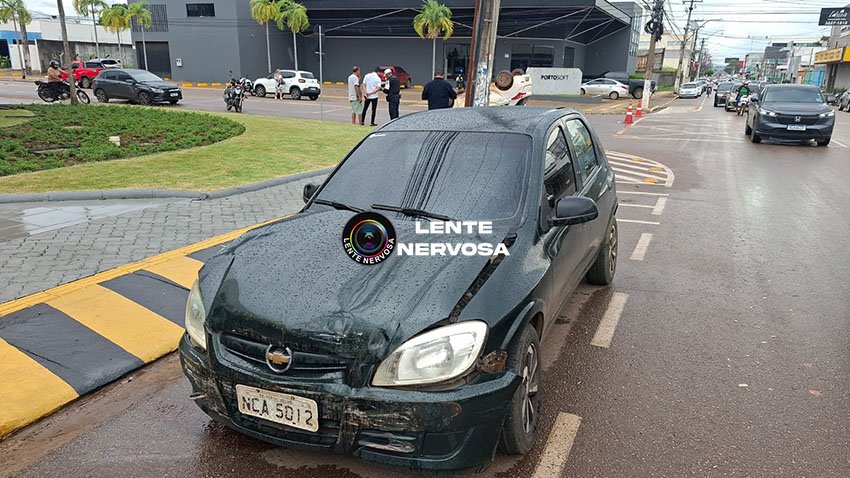 Motorista invade preferencial e fica ferida em colisão no centro de Porto Velho - VÍDEO