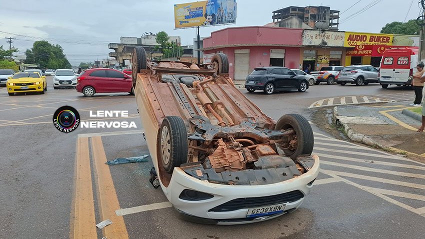 Motorista invade preferencial e fica ferida em colisão no centro de Porto Velho - VÍDEO