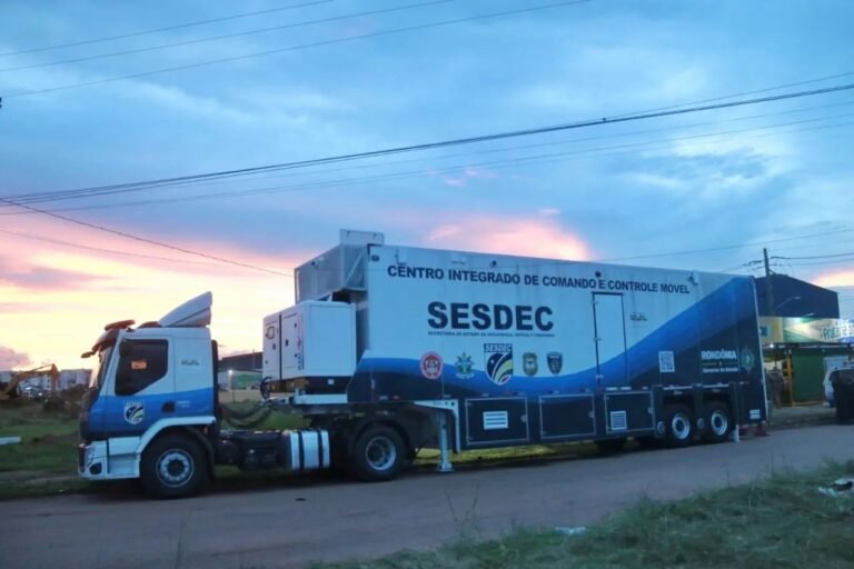 Carreta do CICC-Móvel é deslocada temporariamente para reforçar segurança durante bloco carnavalesco