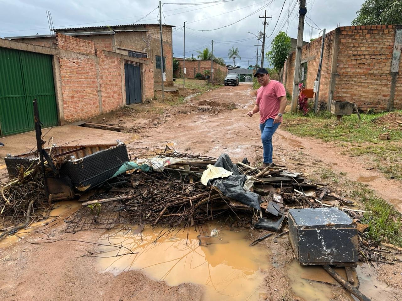 cn3 Vereador acompanha secretário em vistoria e cobra asfaltamento de ruas no Cidade Nova
