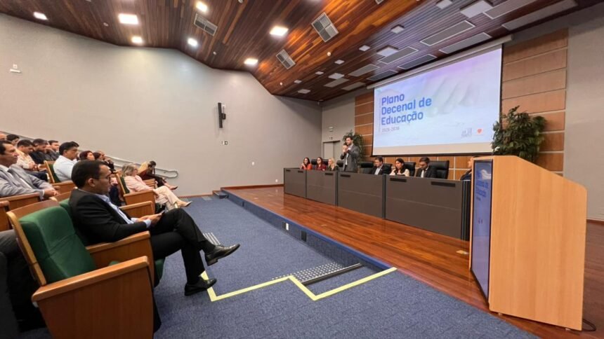 Dia D do Plano Decenal de Educação marca assinatura de pacto entre estado e municípios