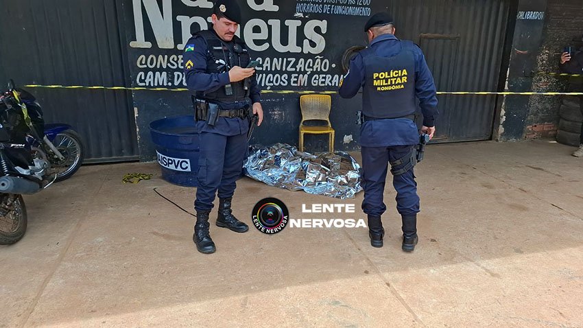 Homem é executado a tiros enquanto calibrava moto em borracharia na zona Leste - VÍDEO