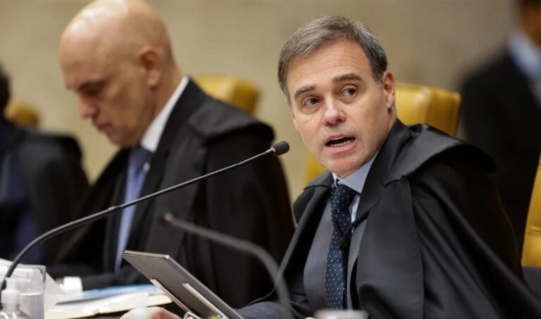 André Mendonça se reúne com a PF para tratar do Caso Master