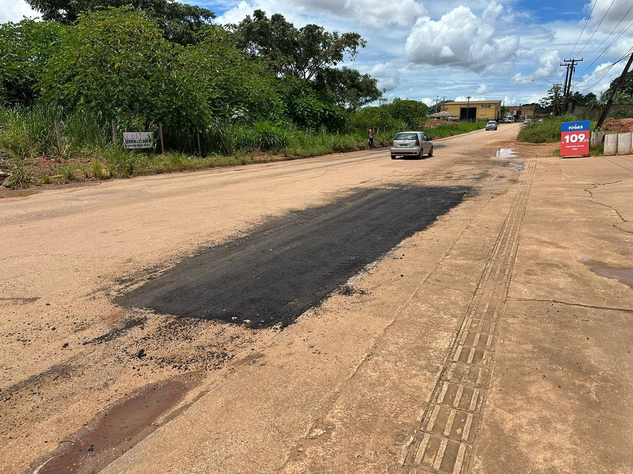 Pedido do vereador Edimilson Dourado é atendido e SEINFRA realiza tapa-buracos no bairro Aeroclube